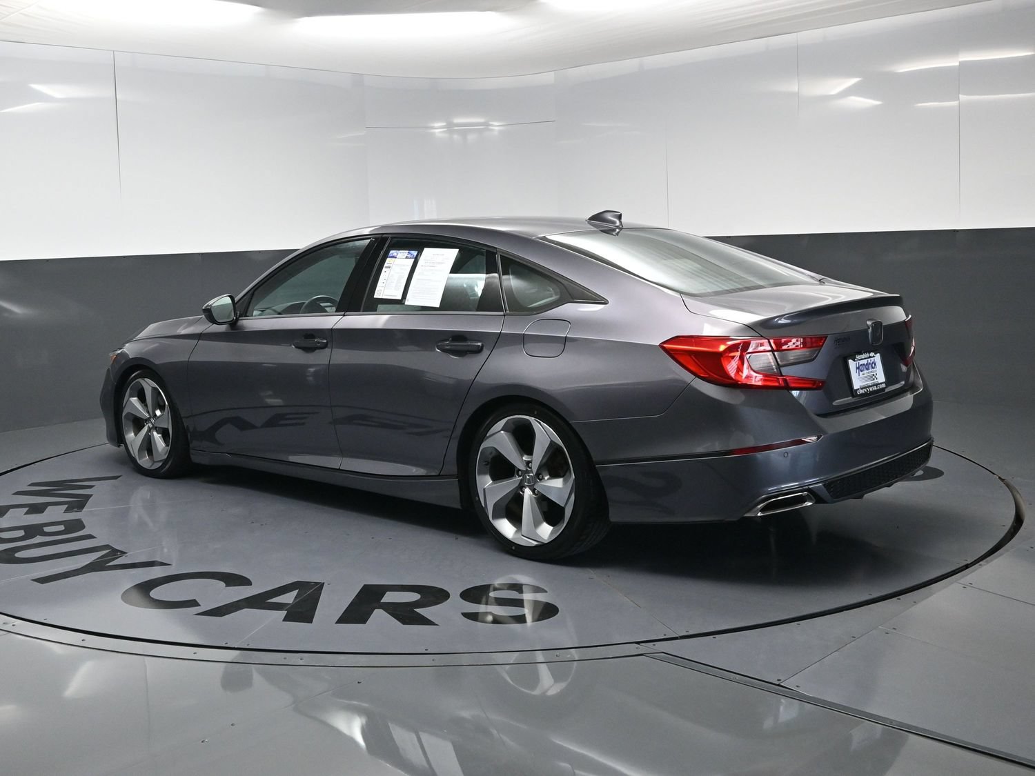 Used 2018 Honda Accord Touring image 7