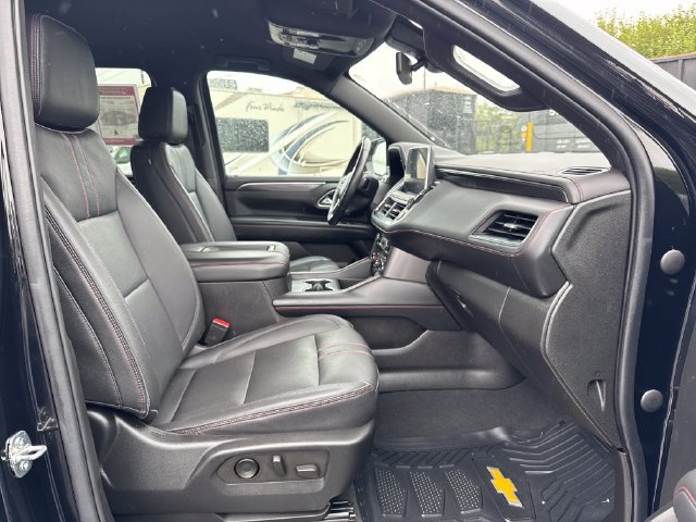 Used 2022 Chevrolet Suburban RST w/ Sport Performance Package AWD/4WD image 29