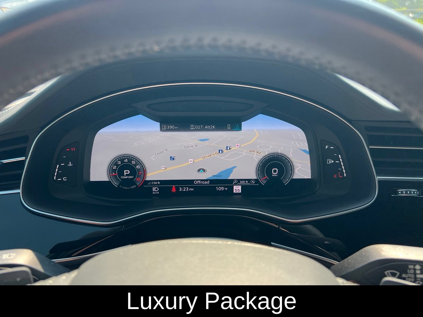 Used 2019 Audi Q8 Prestige w/ Luxury Package AWD/4WD image 13