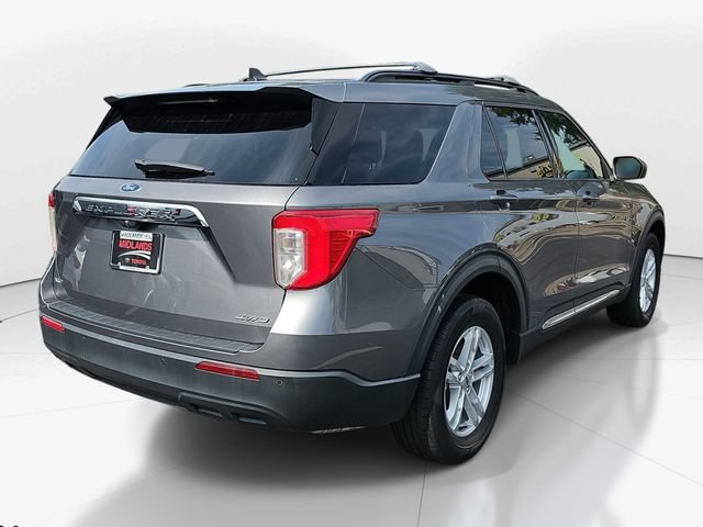 Used 2022 Ford Explorer XLT AWD/4WD image 3