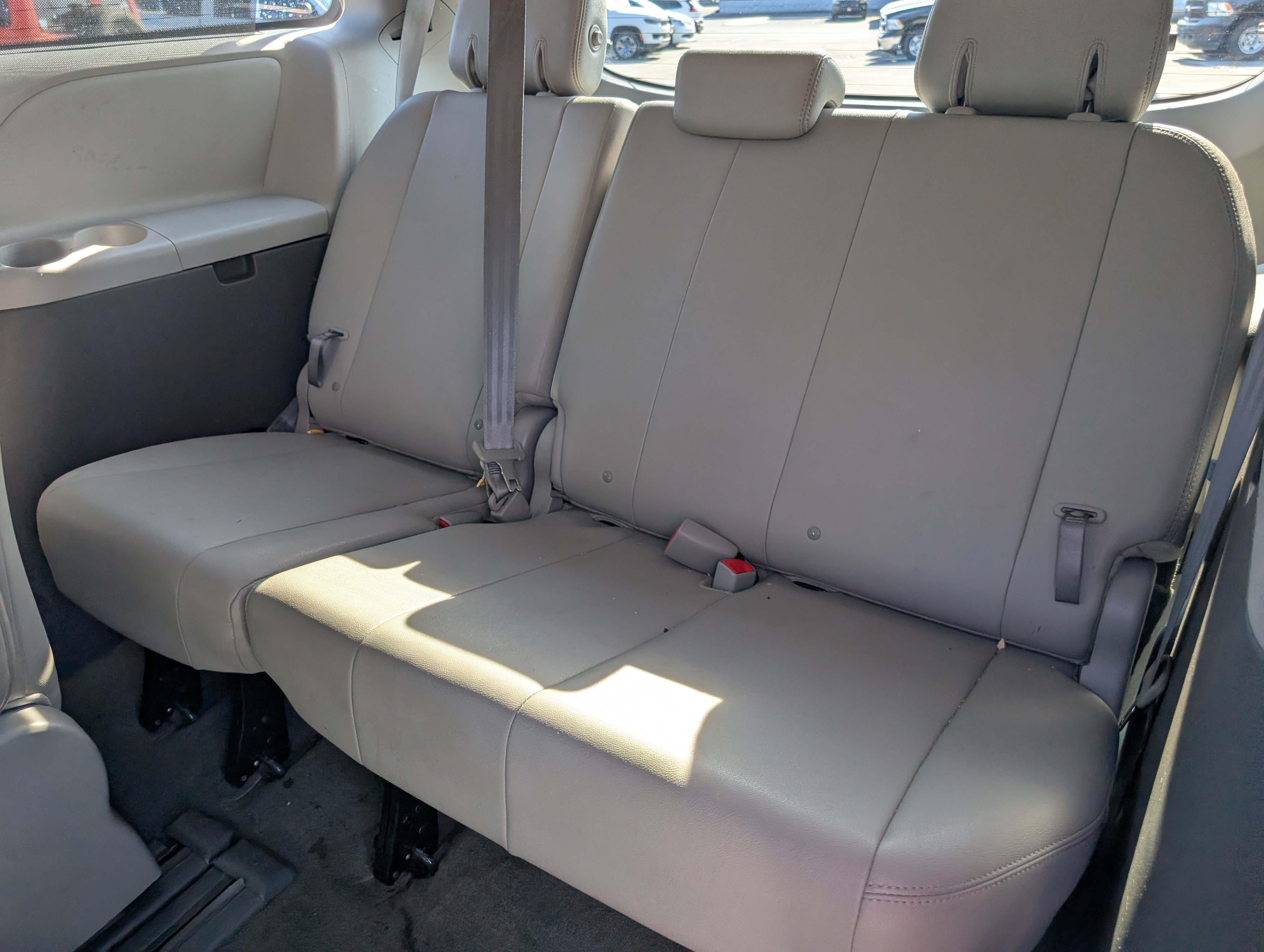 Used 2015 Toyota Sienna XLE FWD image 15