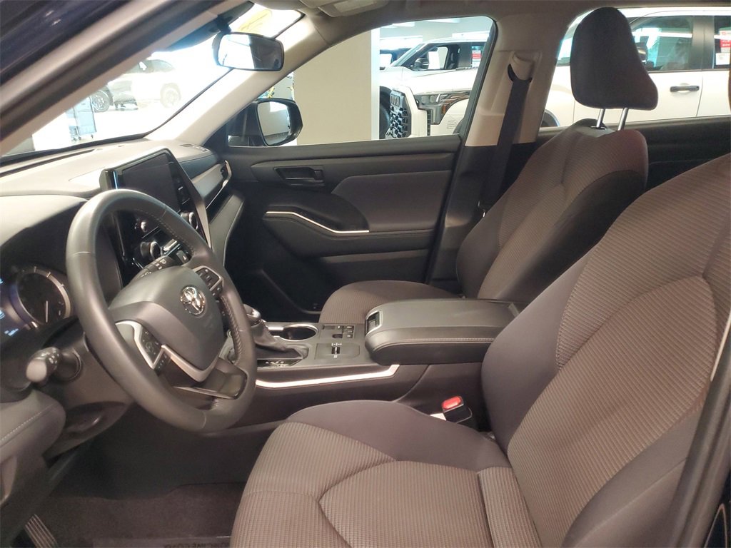 Certified 2024 Toyota Highlander LE image 18
