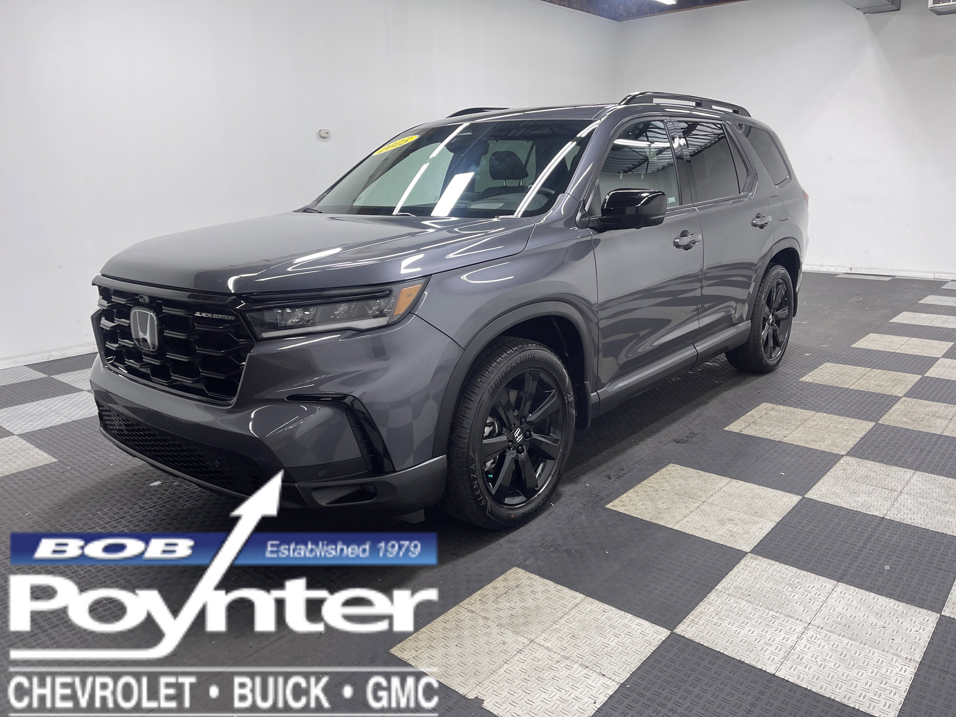 Used 2025 Honda Pilot Black Edition image 1