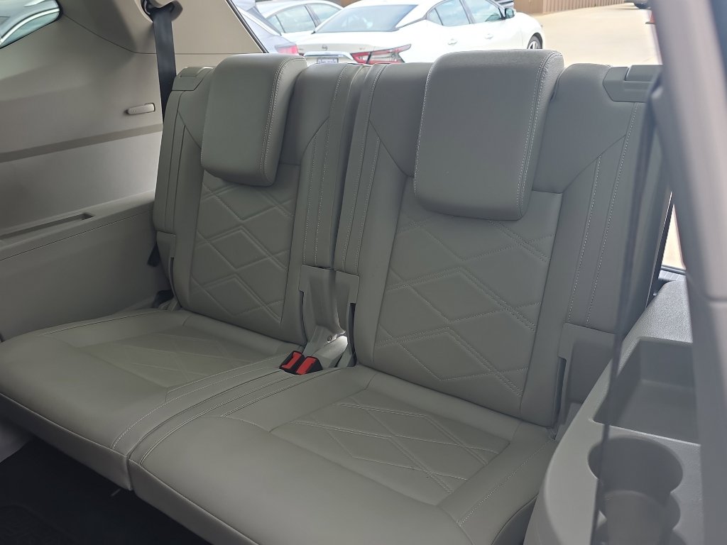 Used 2024 Volkswagen Atlas SE FWD image 18