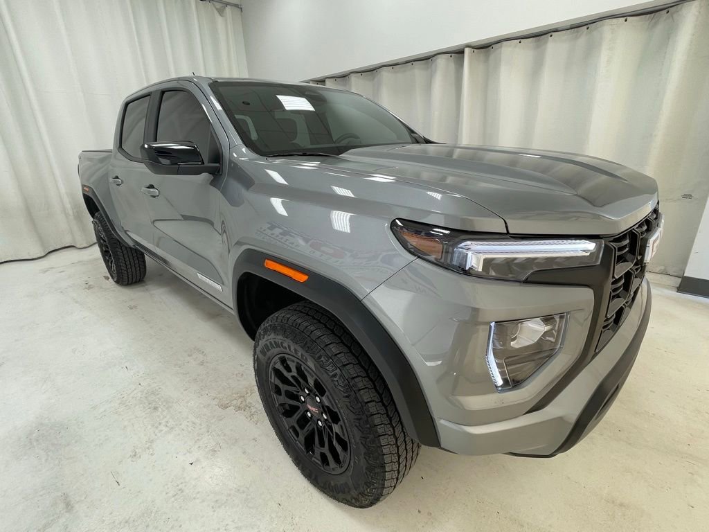 Used 2026 GMC Canyon Elevation image 3