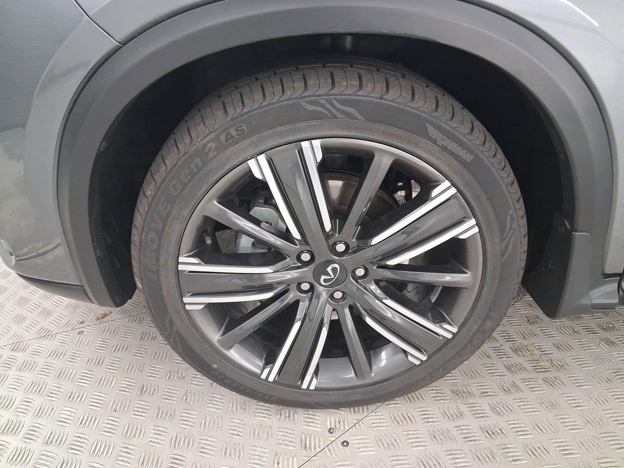 Used 2021 INFINITI QX50 Luxe w/ Appearance Package image 11