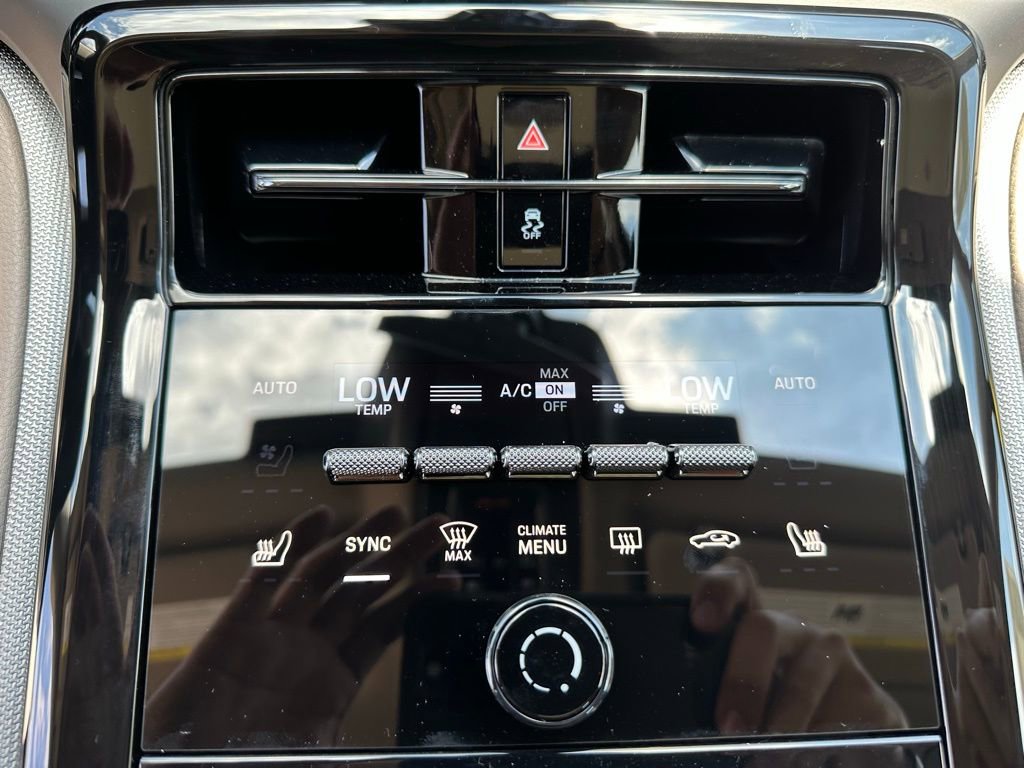 Used 2025 Porsche Panamera image 23