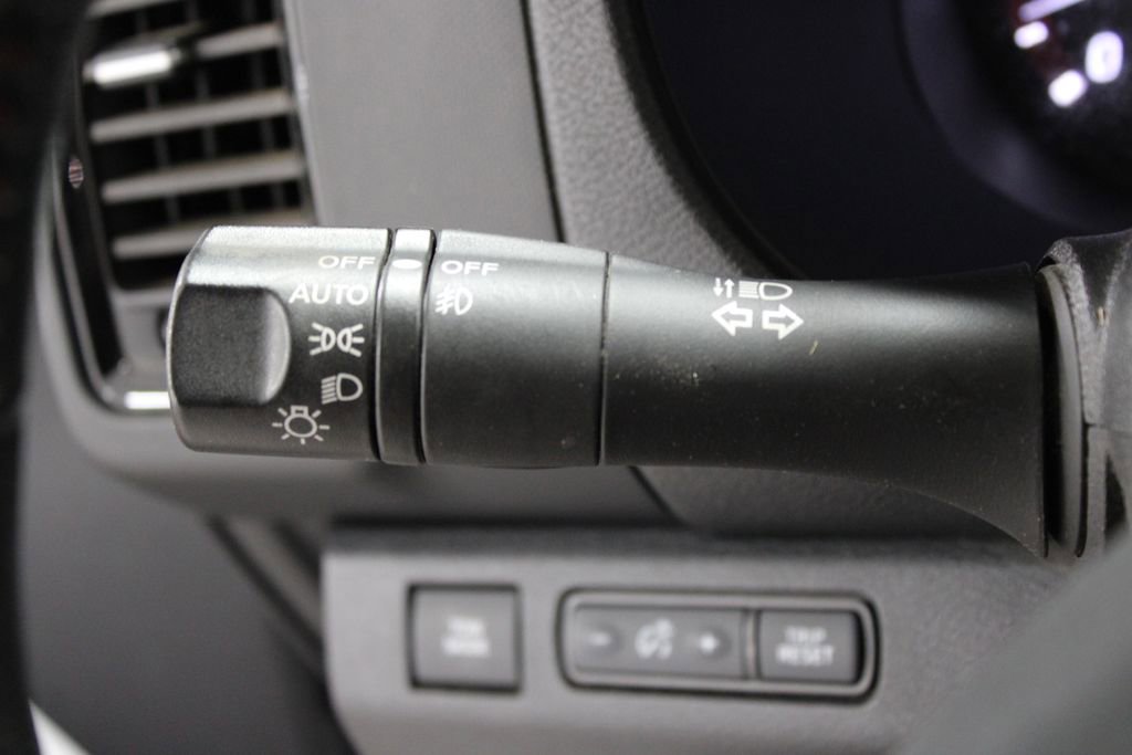 Used 2023 Nissan Frontier PRO-4X w/ Pro-4X Premium Package image 39