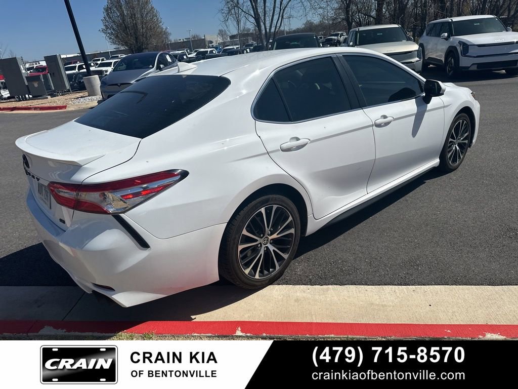 Used 2020 Toyota Camry SE image 8