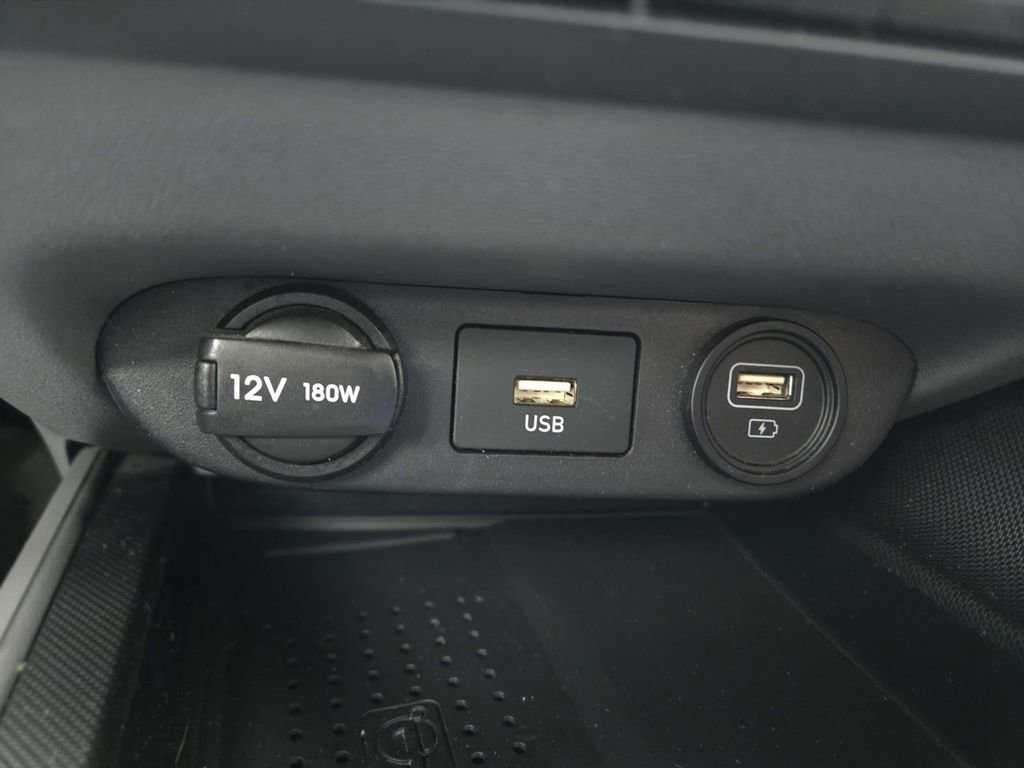 Used 2023 Hyundai Elantra SEL w/ Convenience Package image 30