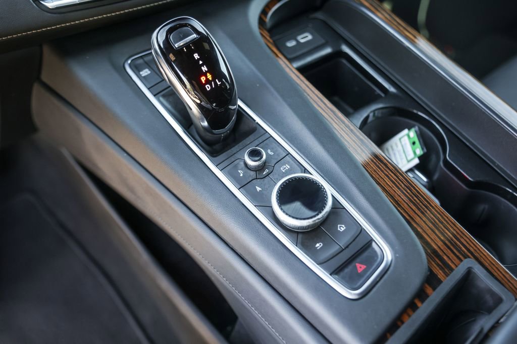 Used 2023 Cadillac Escalade Premium Luxury image 21