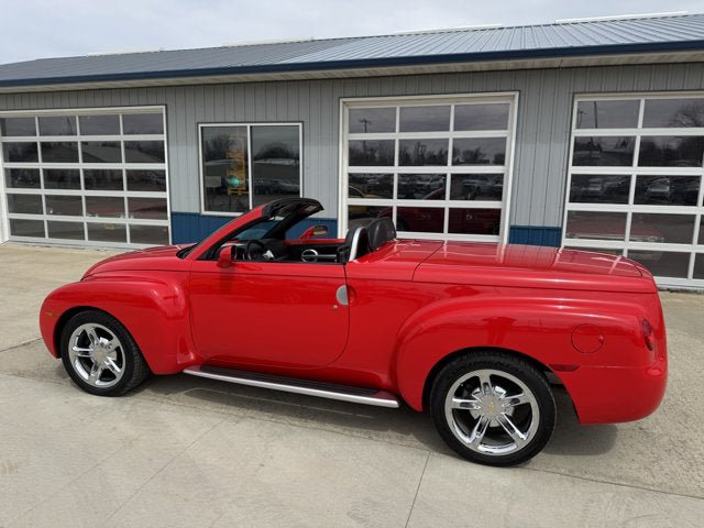 Used 2005 Chevrolet SSR w/ Preferred Equipment Group RWD image 27