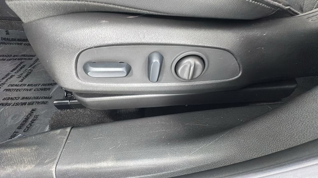 Used 2023 Buick Encore GX Select image 11