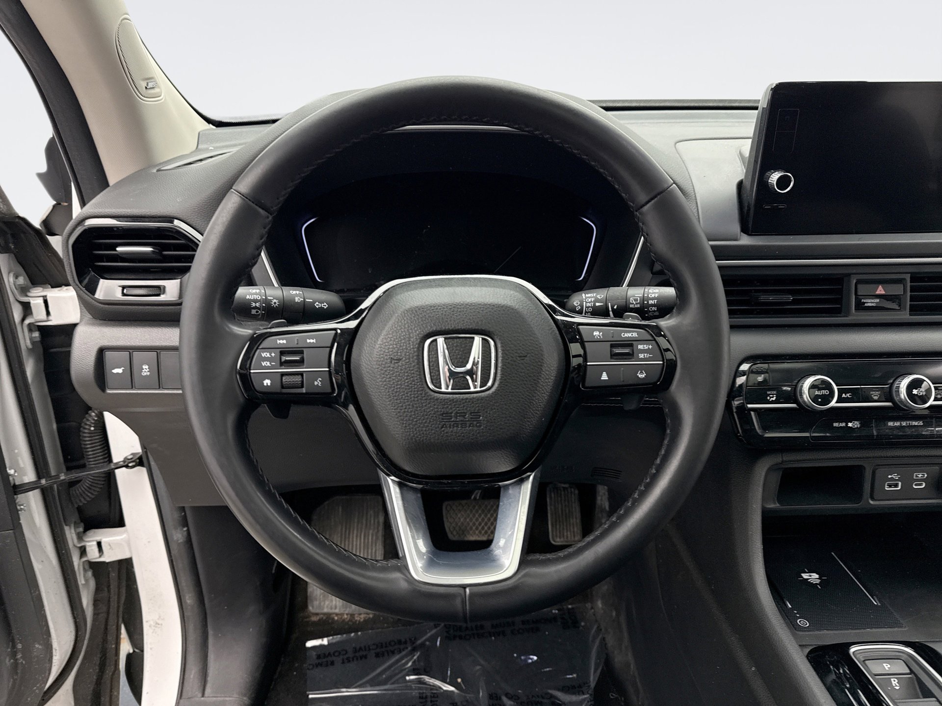 Used 2023 Honda Pilot Touring image 12