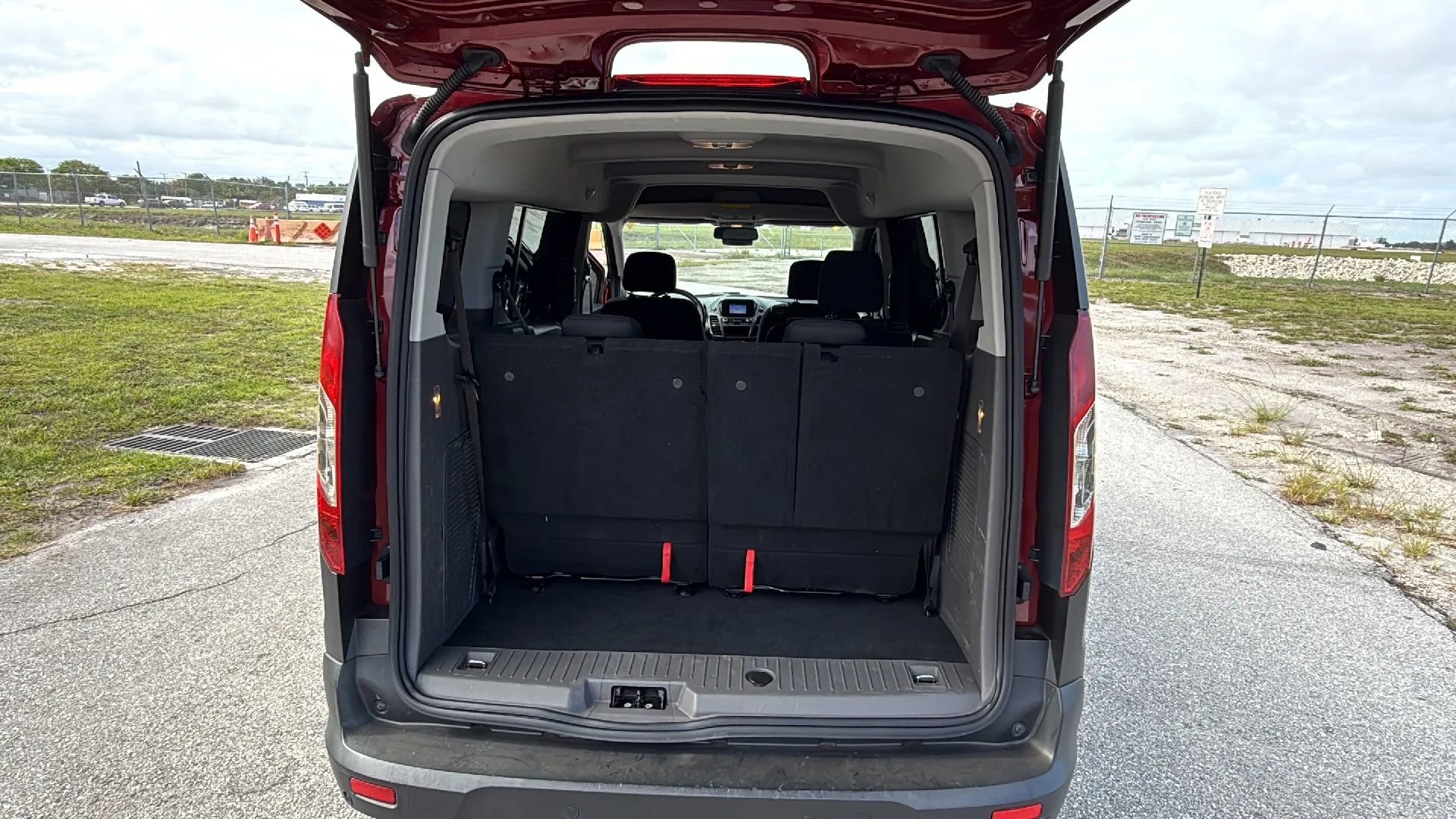 Used 2020 Ford Transit Connect XL FWD image 15