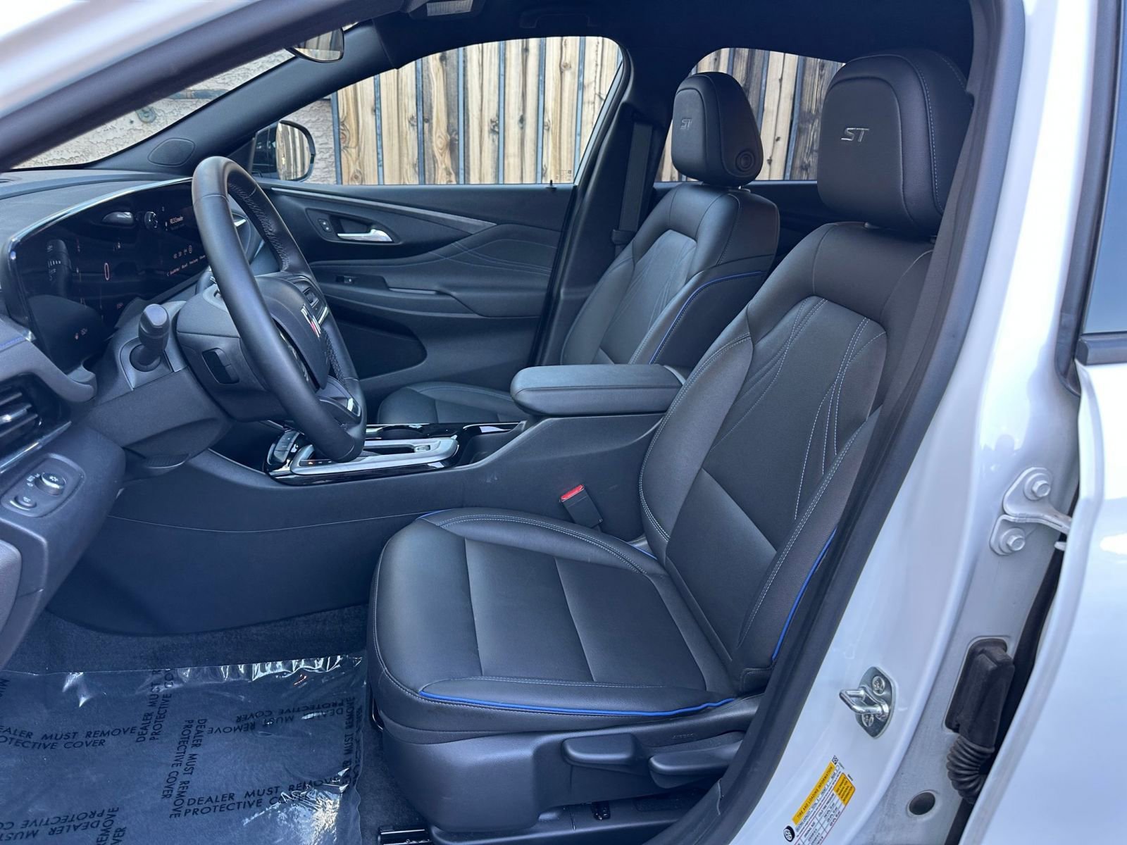 Used 2025 Buick Envista Sport Touring image 34