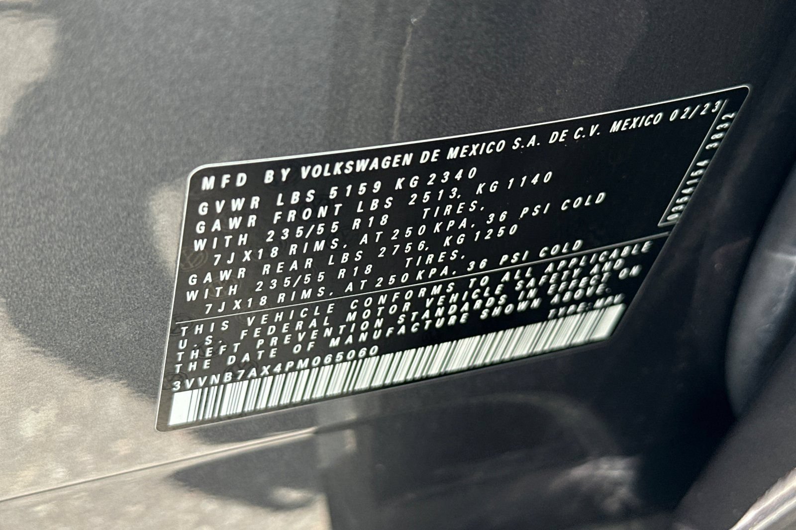 Used 2023 Volkswagen Tiguan SE w/ Panoramic Sunroof Package FWD image 31