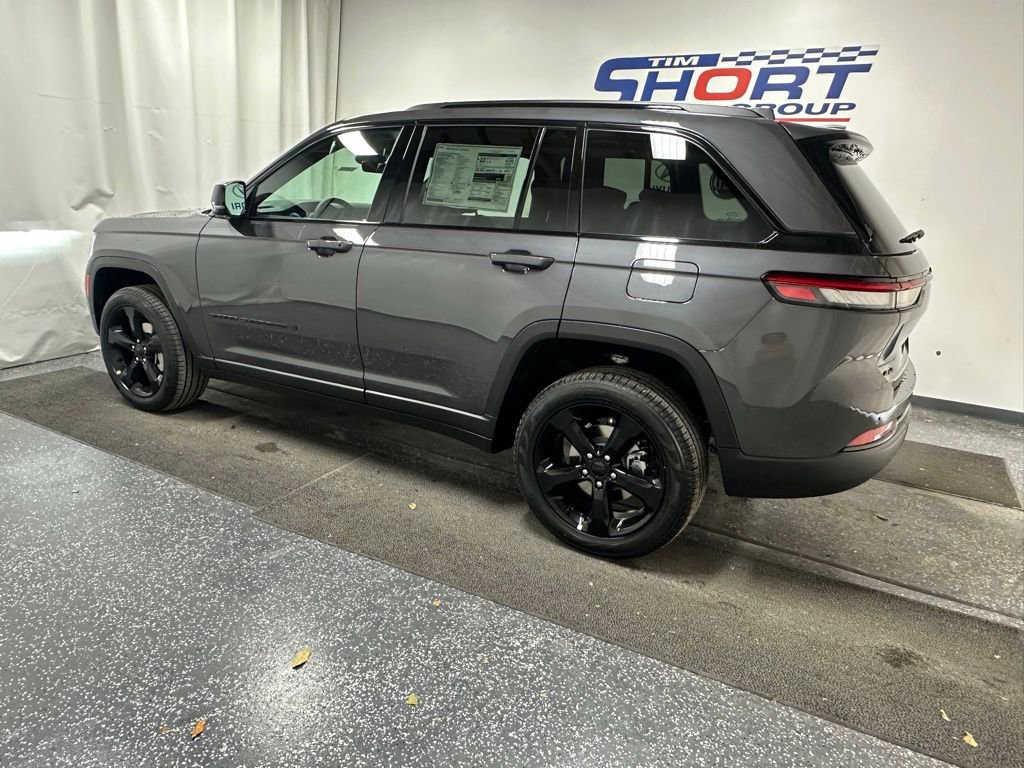 New 2025 Jeep Grand Cherokee Limited image 4