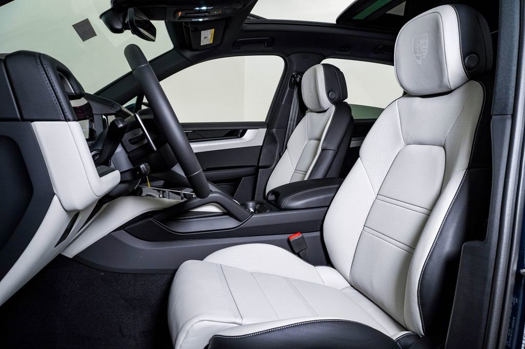 New 2026 Porsche Cayenne S image 5