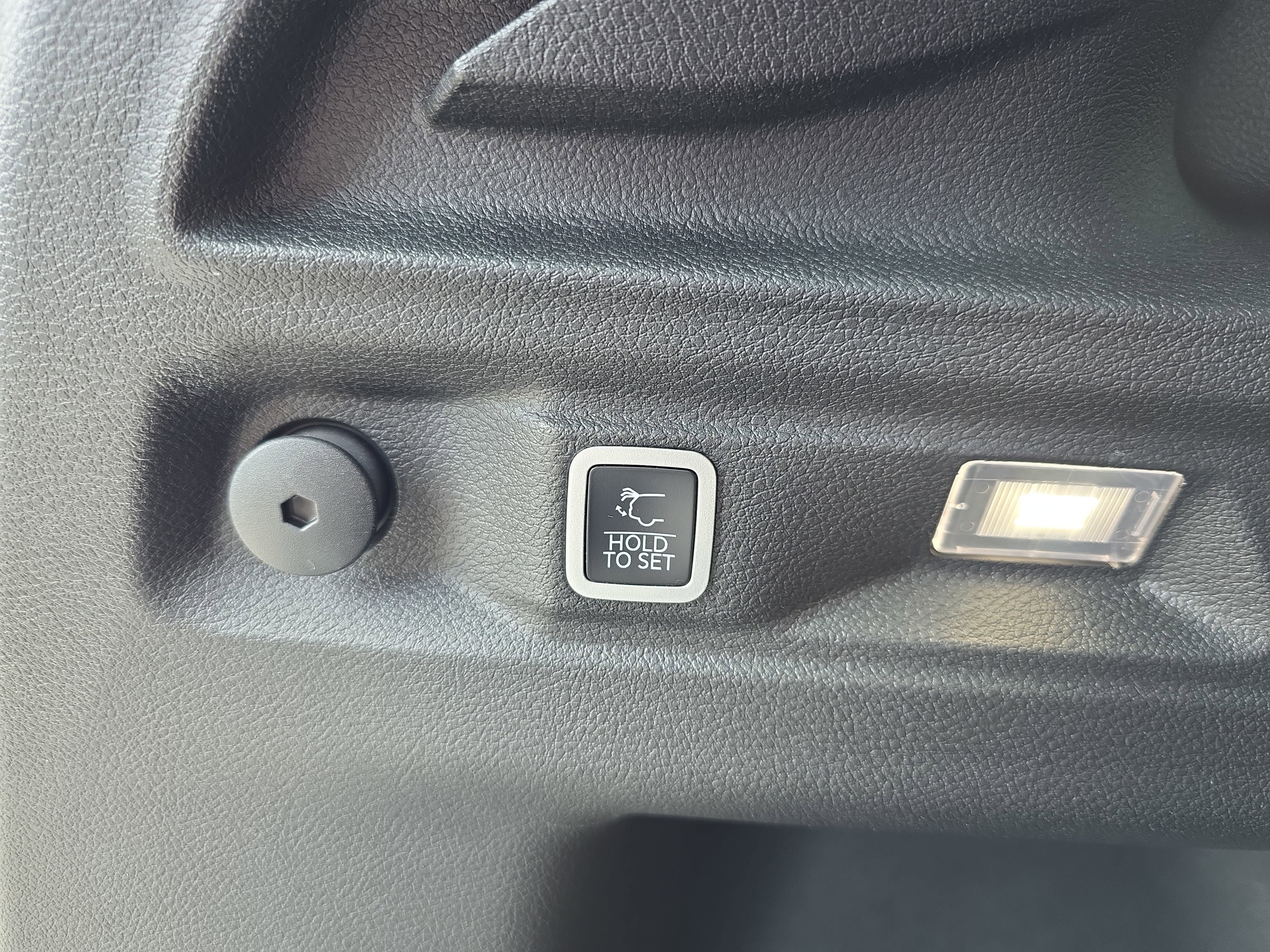 Used 2025 Jeep Grand Cherokee L Limited image 11