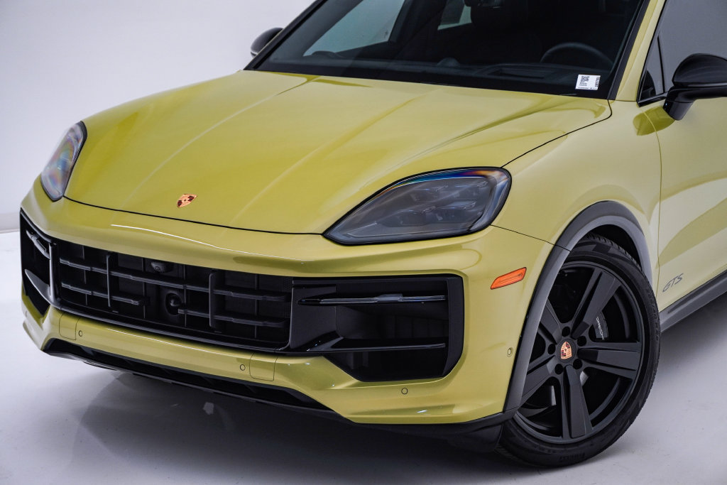 Used 2025 Porsche Cayenne GTS AWD/4WD image 4