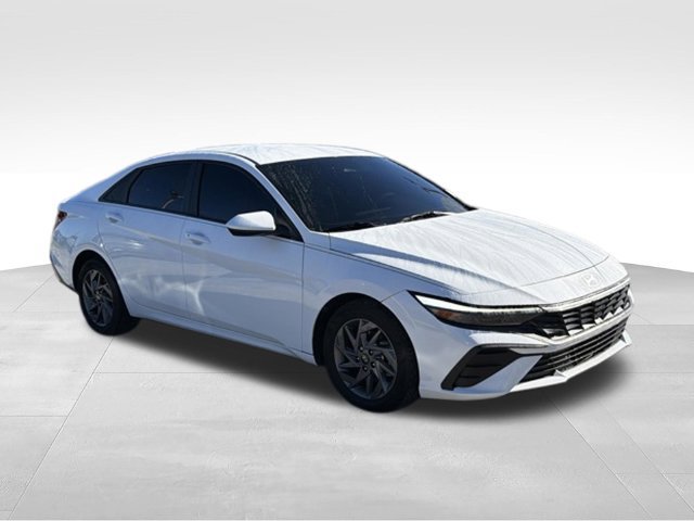 Used 2024 Hyundai Elantra SEL FWD image 7