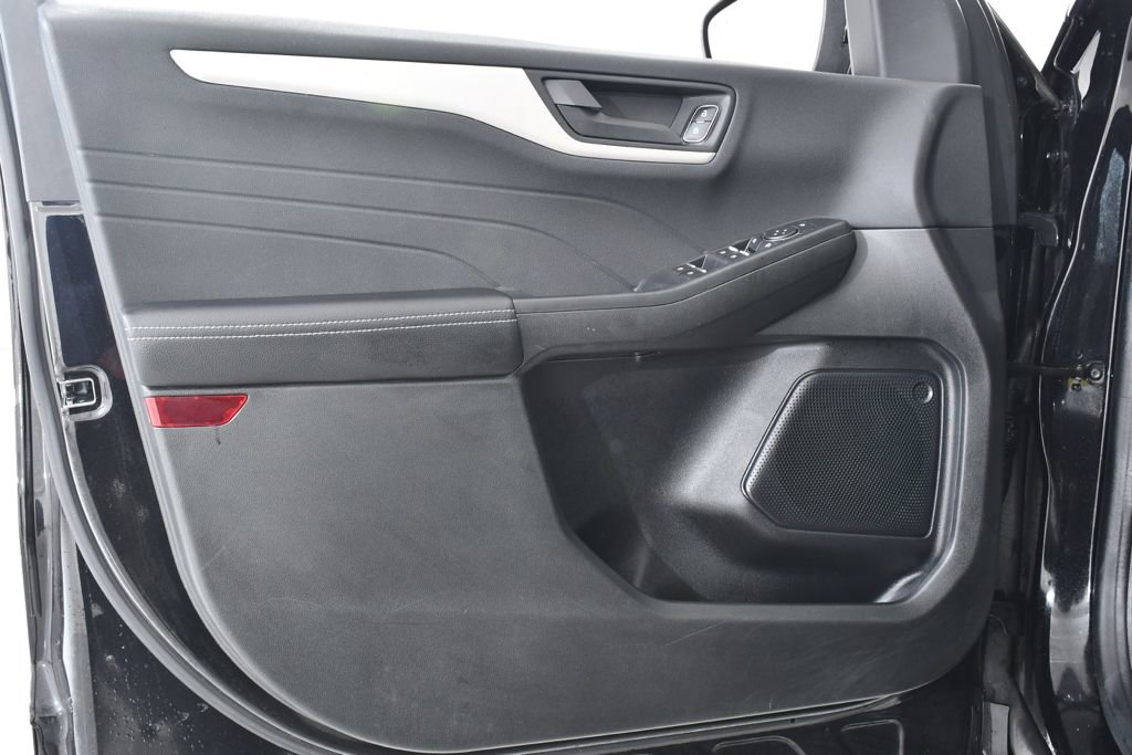 Used 2022 Ford Escape SE w/ SE Sport Appearance Package image 25