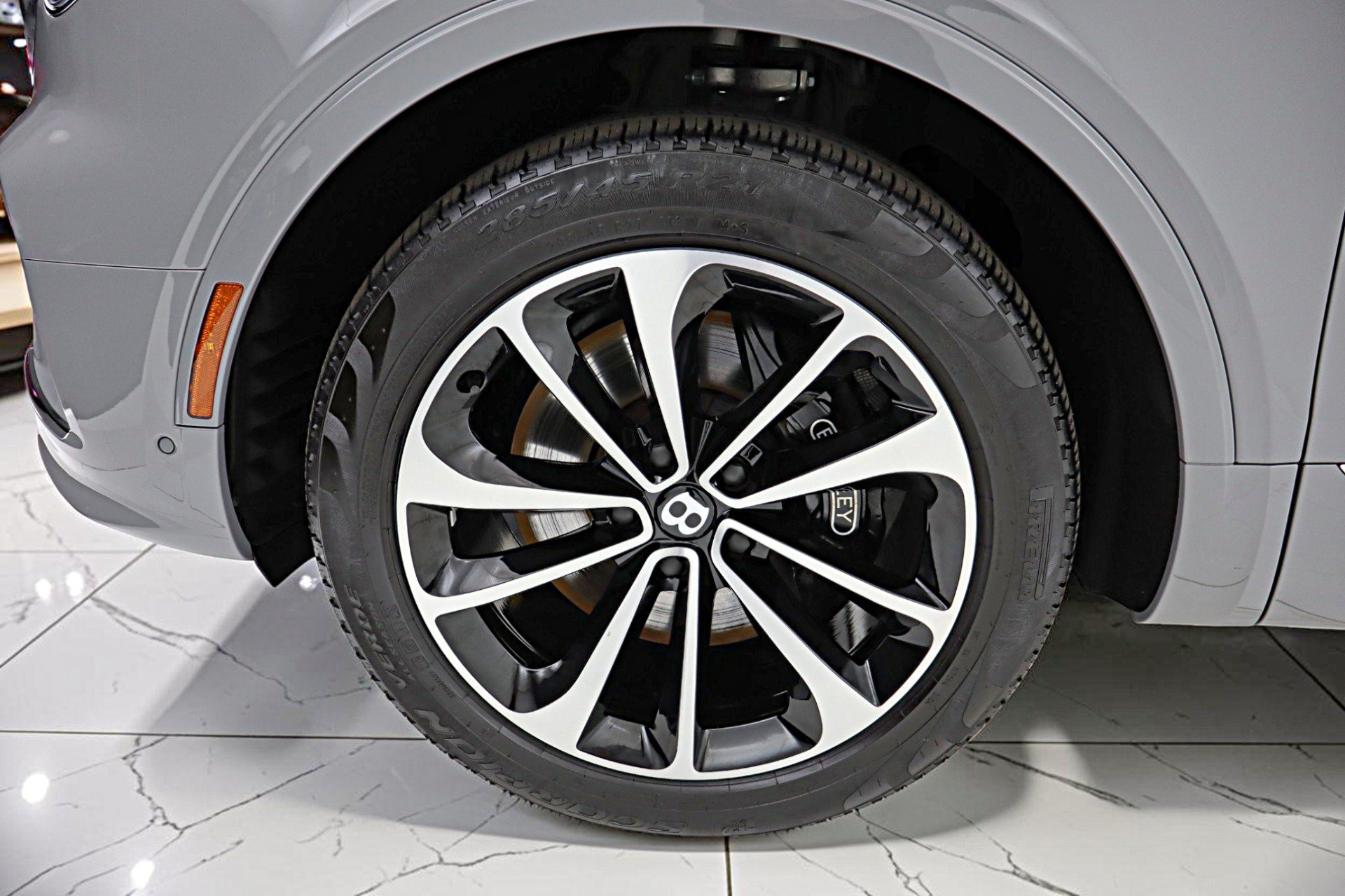 Used 2024 Bentley Bentayga Extended Wheelbase AWD/4WD image 55