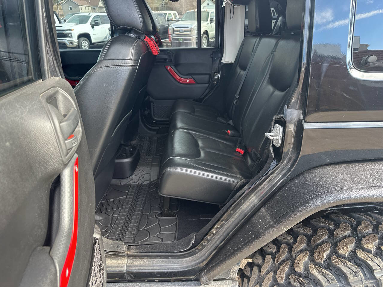 Used 2013 Jeep Wrangler Unlimited Rubicon image 17