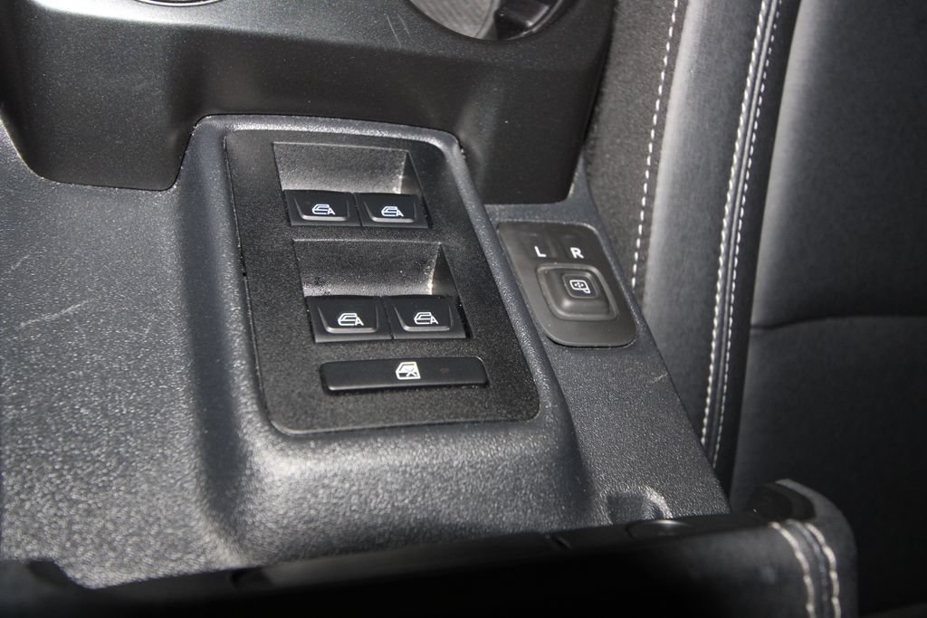 Used 2025 Ford Bronco Badlands AWD/4WD image 18
