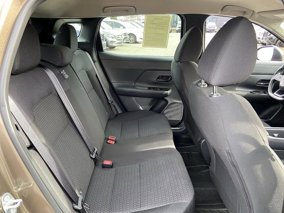 Certified 2025 Nissan Kicks S image 18