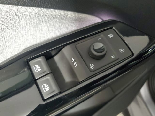 Used 2024 Volkswagen ID.4 2WD image 18