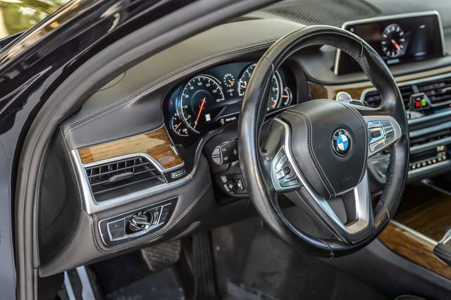 Used 2017 BMW 740i xDrive AWD/4WD image 29