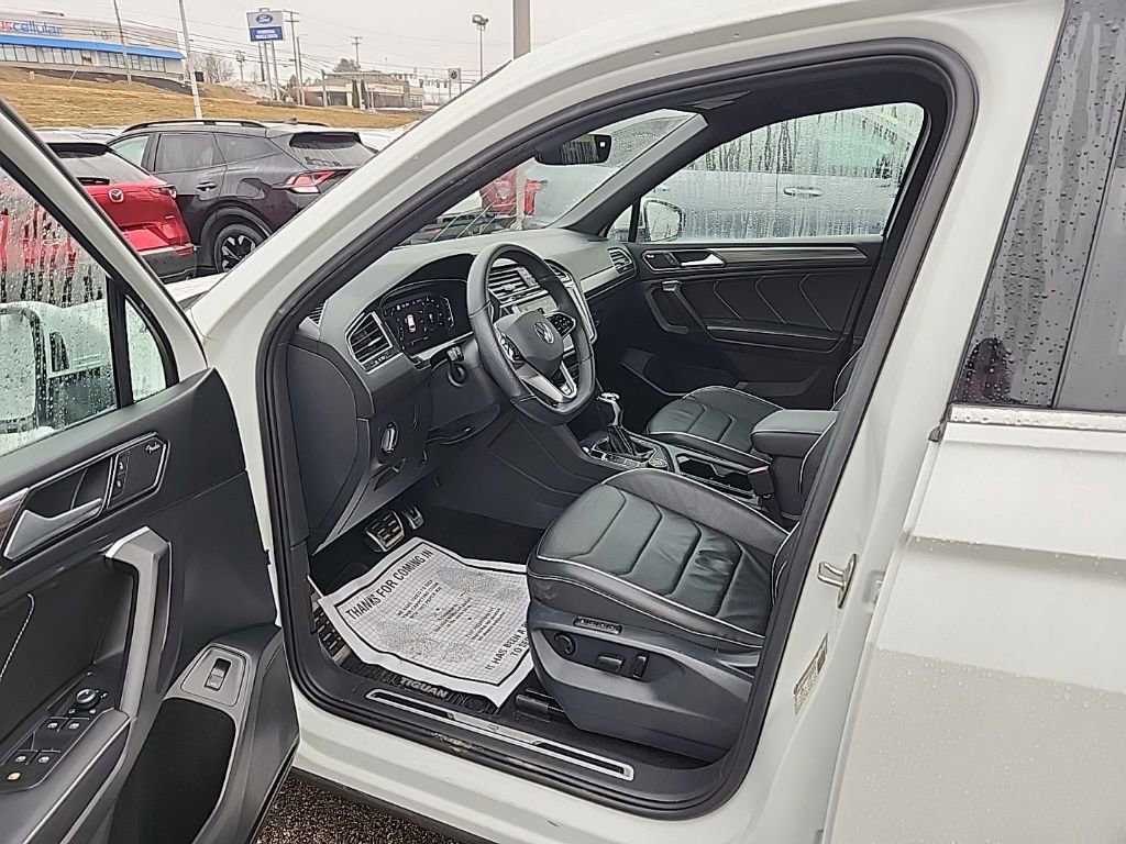 Certified 2024 Volkswagen Tiguan SEL R-Line image 10