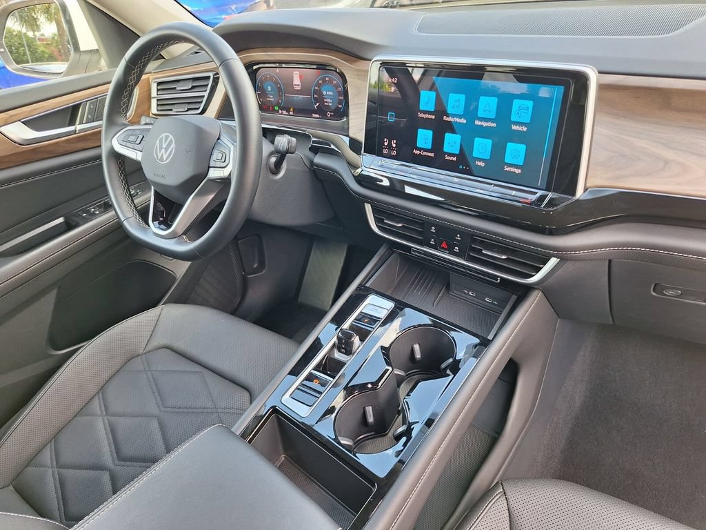 Used 2025 Volkswagen Atlas SE FWD image 28