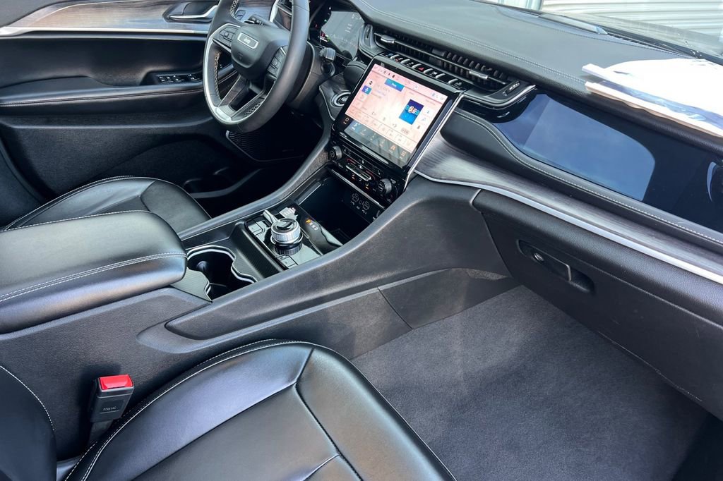 Used 2024 Jeep Grand Cherokee Limited 4xe image 16