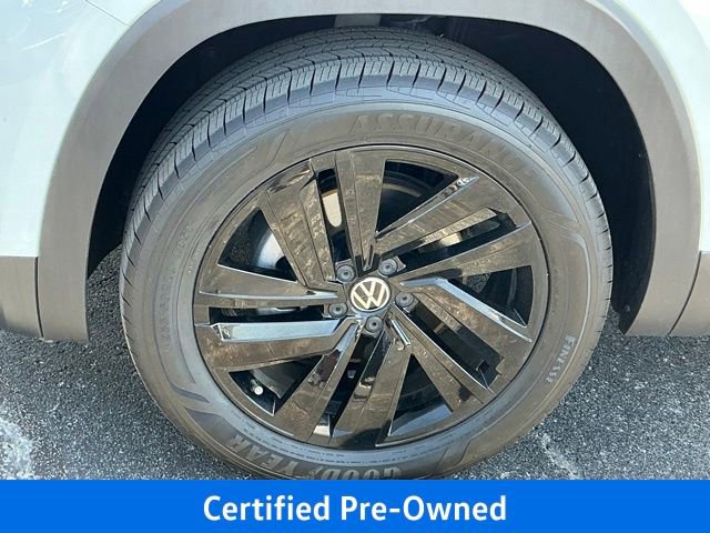 Certified 2023 Volkswagen Atlas Cross Sport SE w/ Black Wheel Package FWD image 8