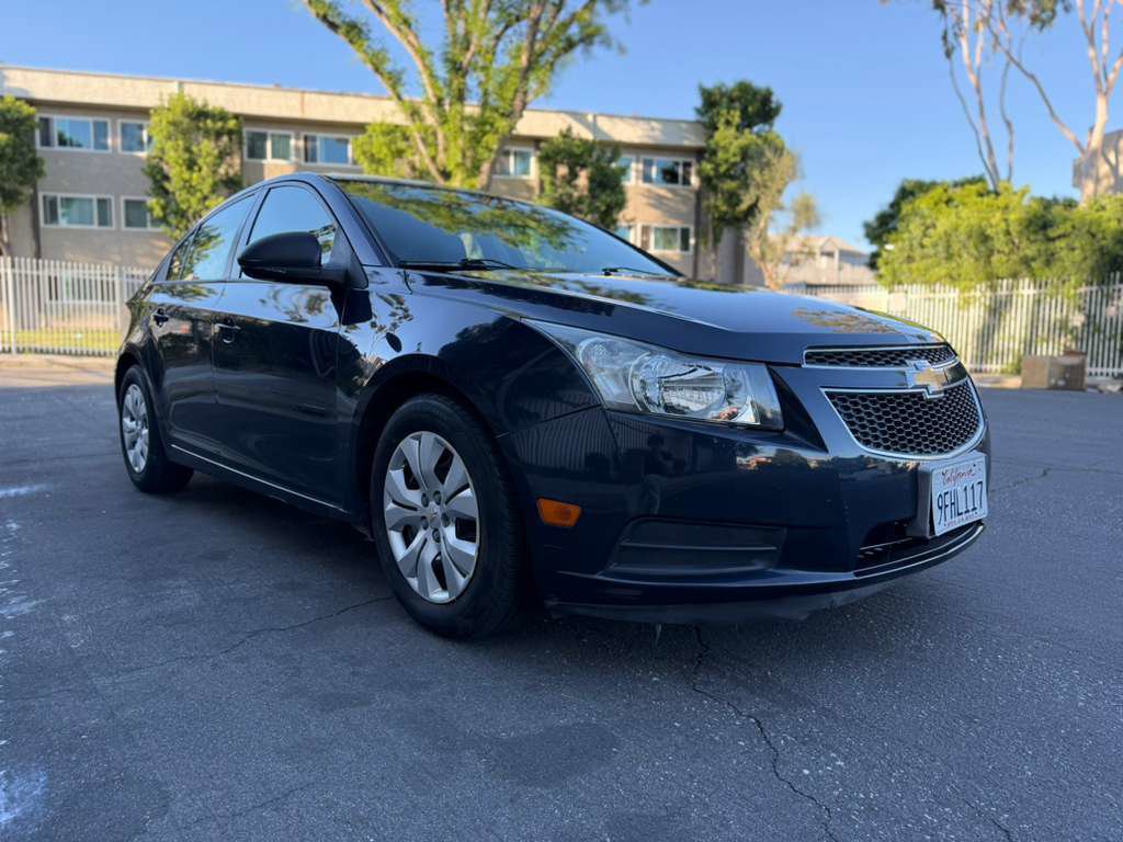 Used 2014 Chevrolet Cruze LS image 5