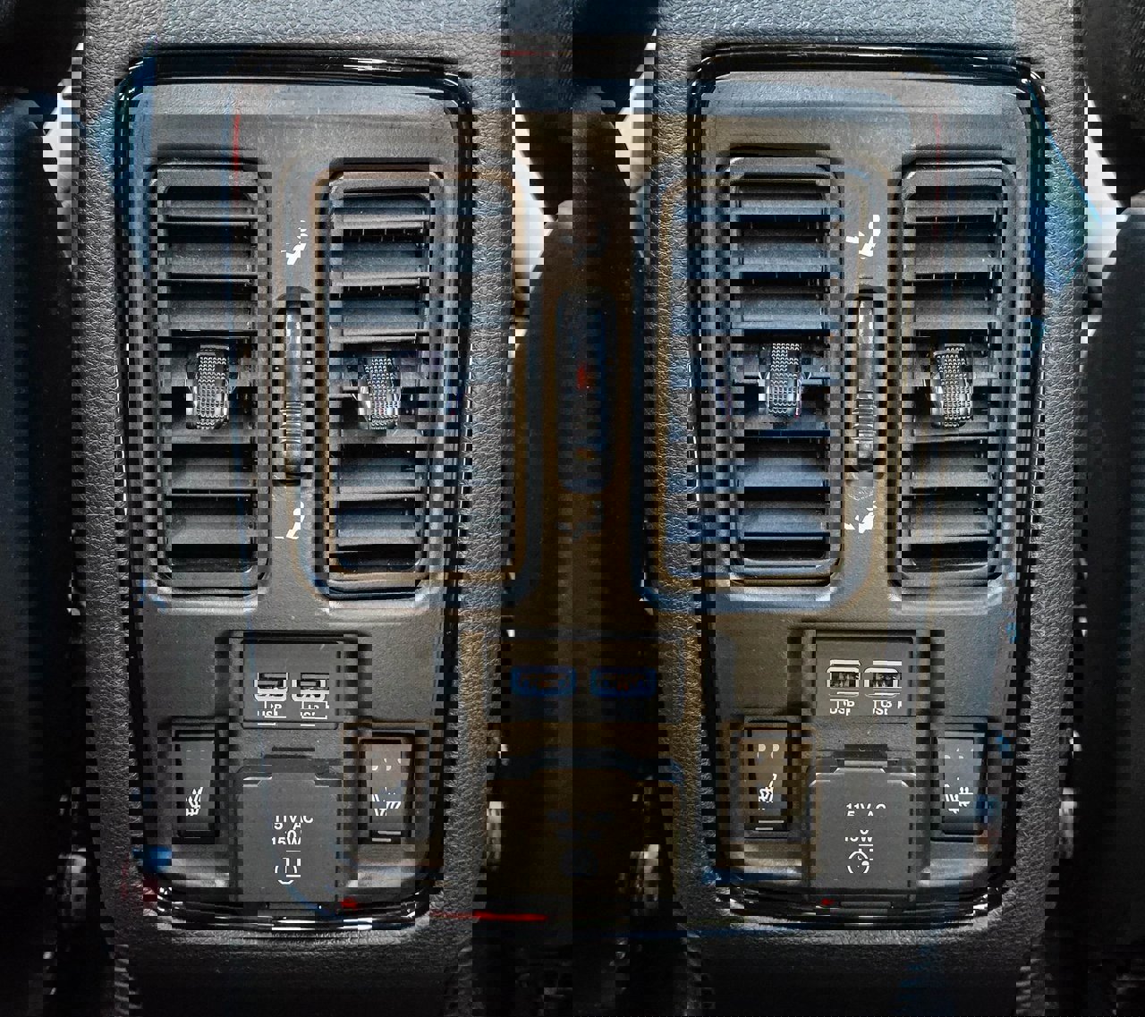 Used 2025 Dodge Durango R/T image 32