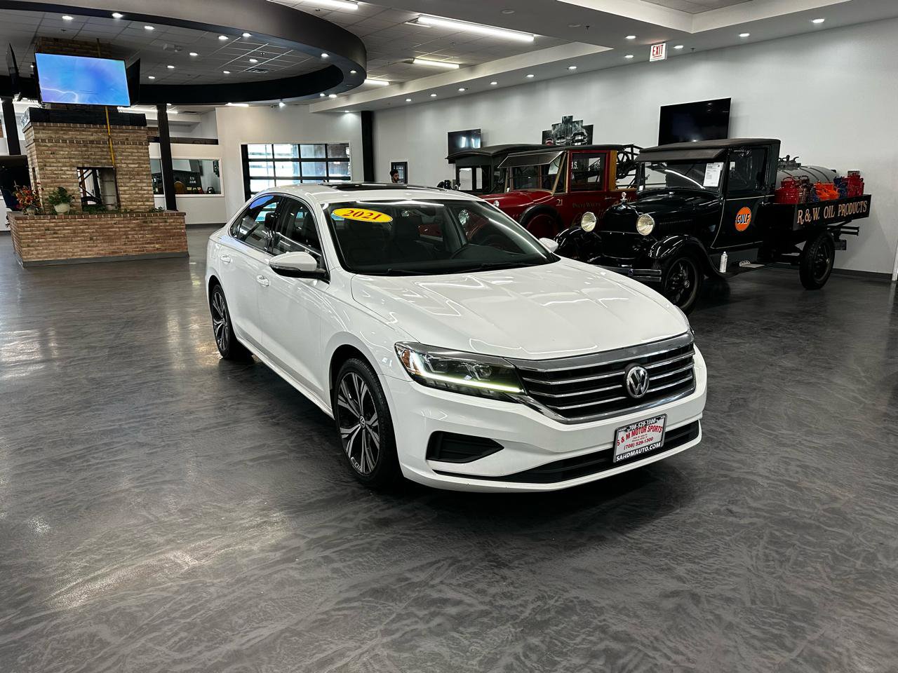 Used 2021 Volkswagen Passat 2.0T SE FWD image 3