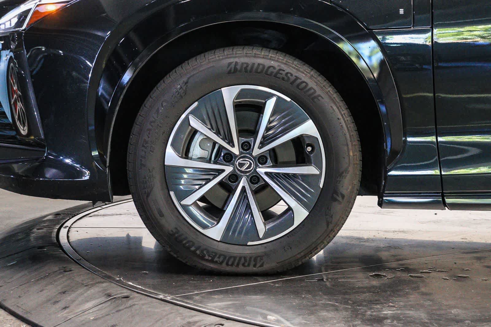 Used 2024 Lexus RZ 300e Premium FWD image 9