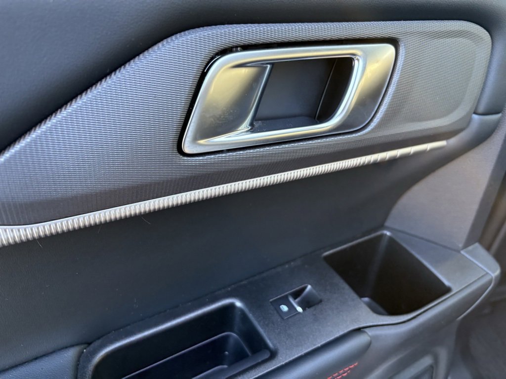 Used 2025 Ford Explorer ST-Line image 26