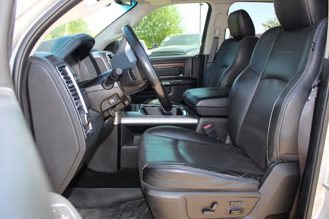 Used 2016 RAM 1500 Laramie w/ Convenience Group AWD/4WD image 12