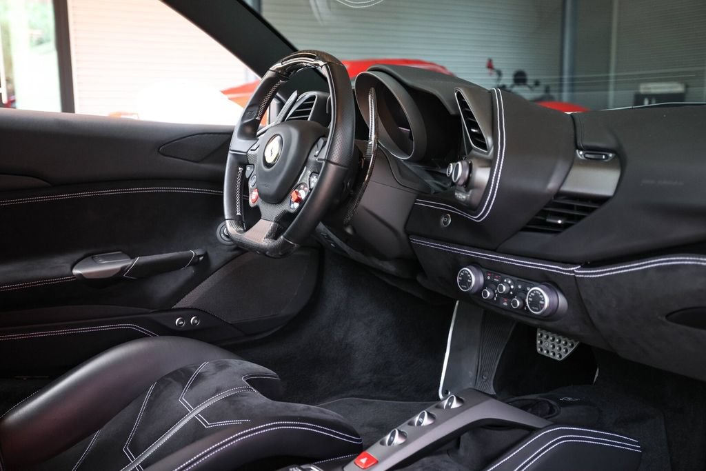 Certified 2019 Ferrari 488 GTB RWD image 49