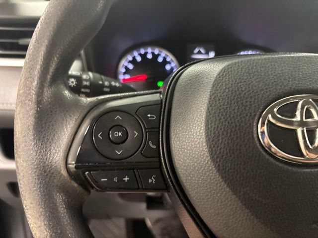 Used 2020 Toyota RAV4 XLE AWD/4WD image 24