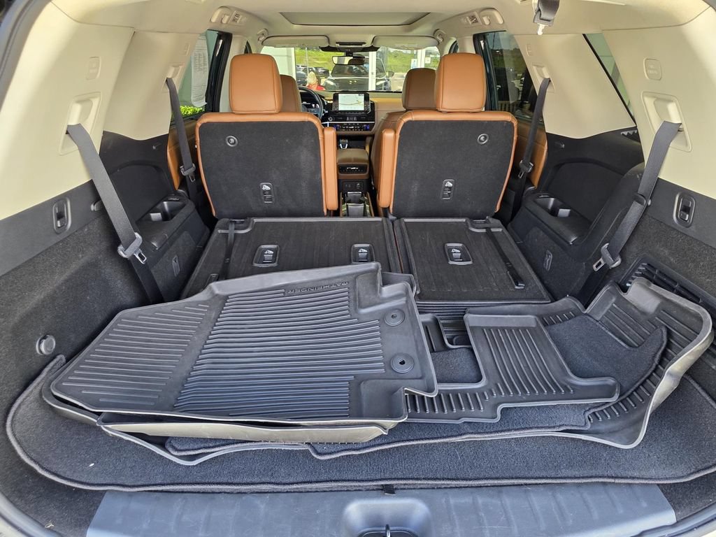 Used 2023 Nissan Pathfinder Platinum FWD image 15
