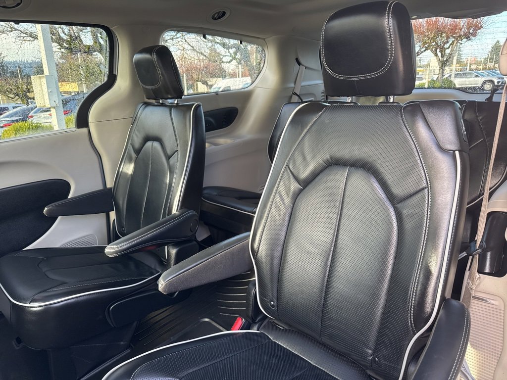 Used 2022 Chrysler Pacifica Limited image 22