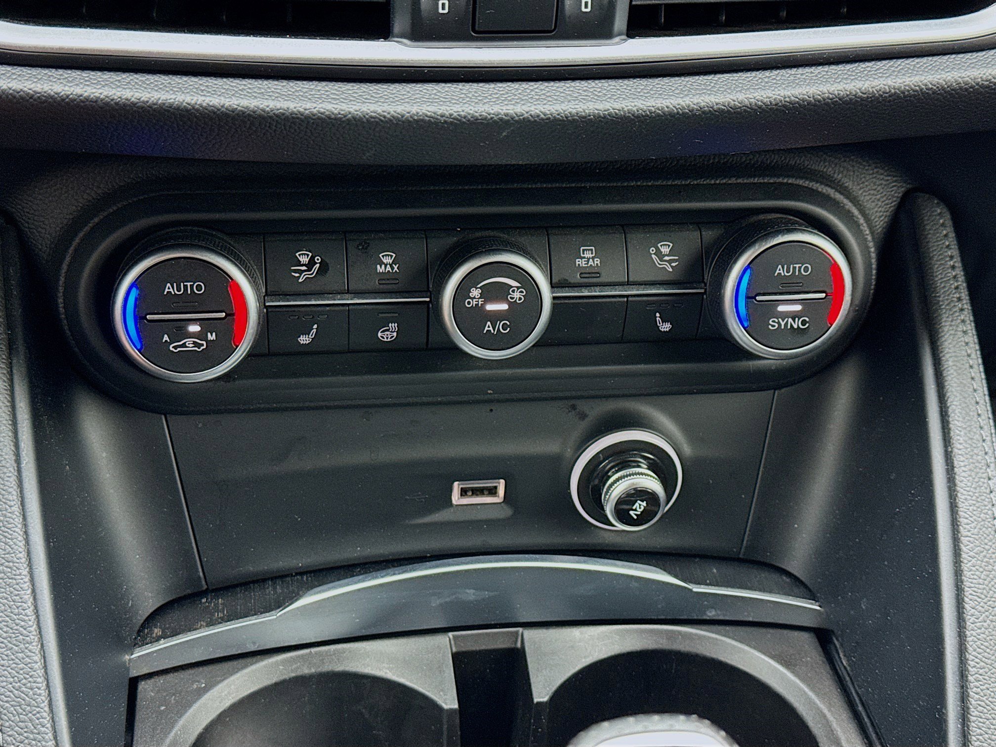 Used 2022 Alfa Romeo Stelvio Sprint image 12