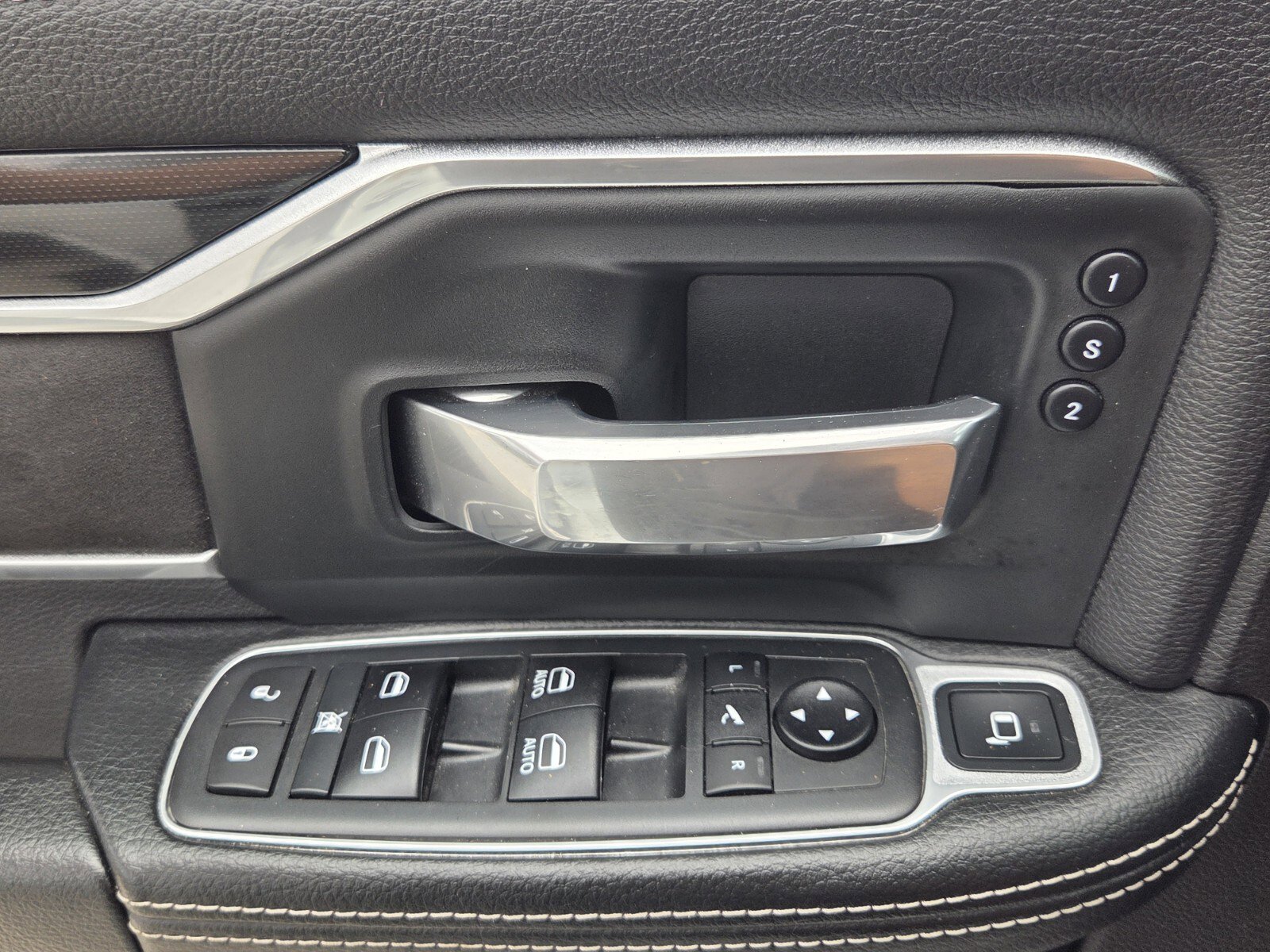 Used 2020 RAM 2500 Laramie image 13