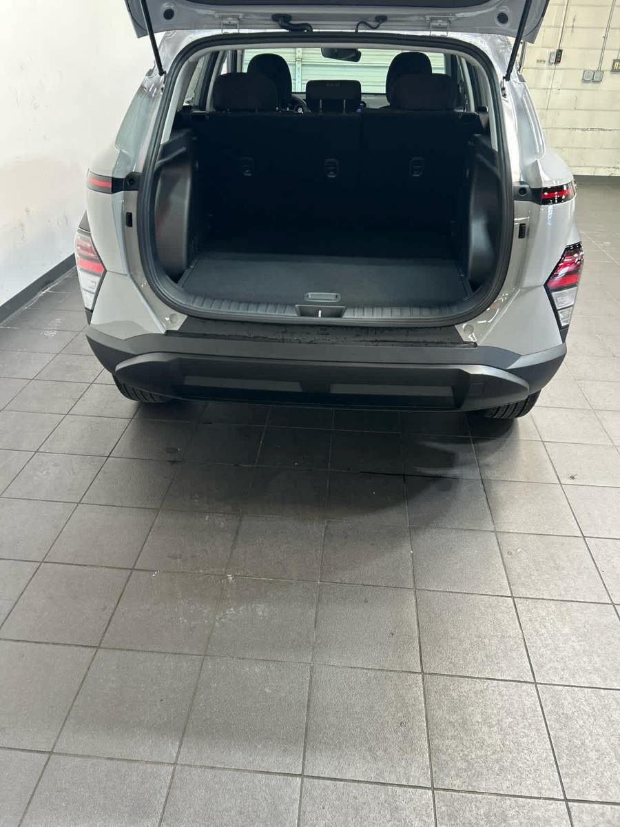 New 2027 Hyundai Kona SE AWD/4WD image 10